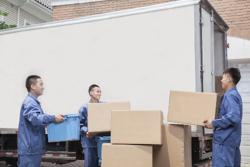 Satisfied customers after a successful commercial move